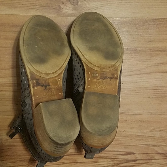 Booties - Picture 3 of 4